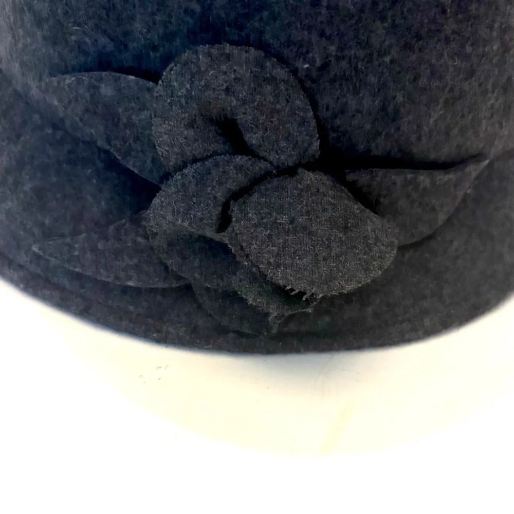 FASHION HATS Elegant Gray Wool Cloche Flower Hat